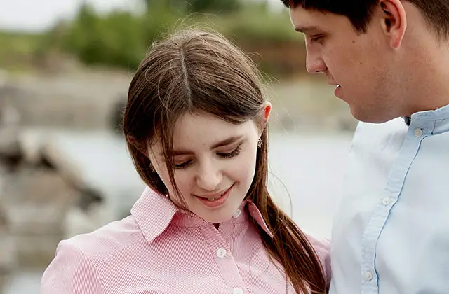 How to Make Him Commit - Young lady keeping her man guessing How to Make Him Commit - Young lady keeping her man guessing